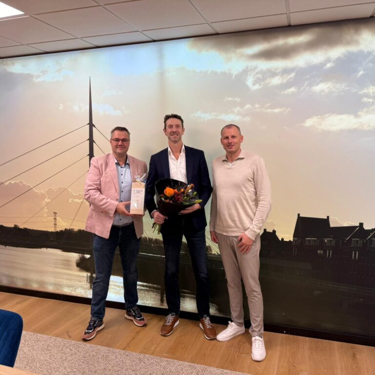 WhatsApp Image 2025-10-23 at 15.44.28